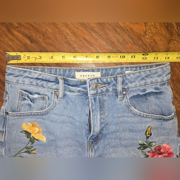 Pacsun Floral Embroidered Distressed High Rise Short Size 27 - Picture 4 of 8